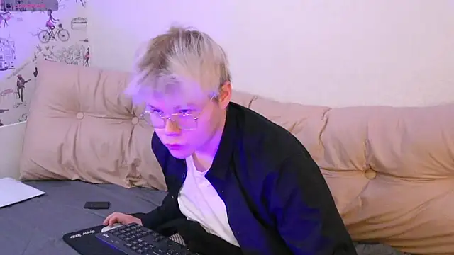 Snapshot of Brian_Mils chatting on 14, 12, 2025 Brian Mils online show from 14, 12, 2025