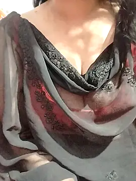 hottyrose69 online show from 25, 2, 2026