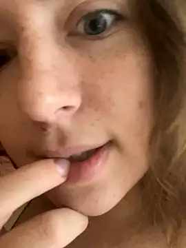 Snapshot of kate_nicepops222999 chatting on 4, 12, 2025 kate nicepops222999 online show from 4, 12, 2025