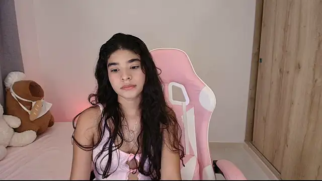 phia carter online show from 25, 5, 2026