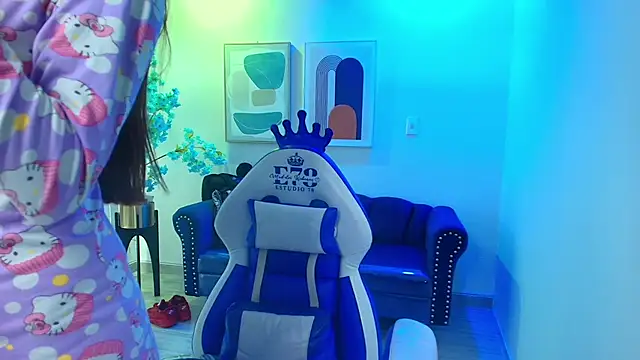 Nicole sounders online show from 4, 2, 2026