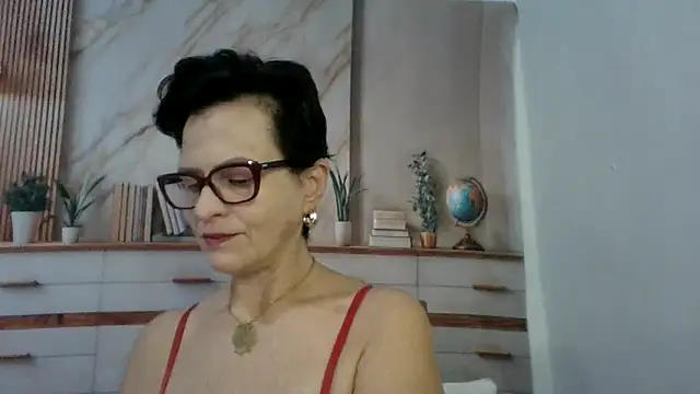 Snapshot of Luna-Hot0802 chatting on 3, 3, 2026 Luna-Hot0802 online show from 3, 3, 2026