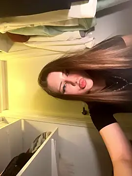 TanyaMoor online show from 4, 12, 2025