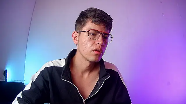 Snapshot of nicolatinboy chatting on 21, 2, 2026 nicolatinboy online show from 21, 2, 2026