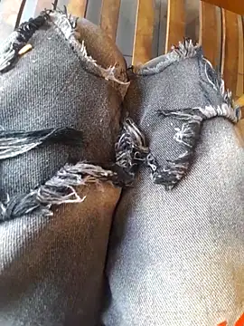 Snapshot of maian_love chatting on 3, 12, 2025 maian love online show from 3, 12, 2025