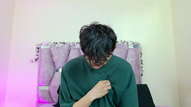 Snapshot of iris_and_damian chatting on 9, 1, 2026 iris and damian online show from 9, 1, 2026