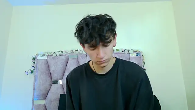 Snapshot of iris_and_damian chatting on 17, 1, 2026 iris and damian online show from 17, 1, 2026