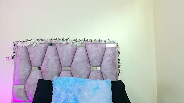 Snapshot of iris_and_damian chatting on 20, 2, 2026 iris and damian online show from 20, 2, 2026