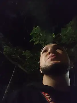 Snapshot of GideonCartie chatting on 4, 12, 2025 GideonCartie online show from 4, 12, 2025