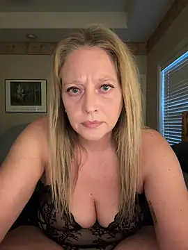 Snapshot of MissyLovelace chatting on 13, 6, 2026 MissyLovelace online show from 13, 6, 2026