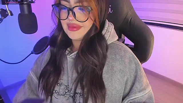 Snapshot of asheryn chatting on 4, 2, 2026 asheryn online show from 4, 2, 2026