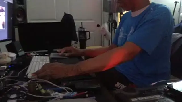 Snapshot of daddyleftcurve chatting on 3, 12, 2025 daddyleftcurve online show from 3, 12, 2025