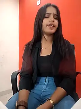 Snapshot of 00PUJA chatting on 3, 4, 2026 00PUJA online show from 3, 4, 2026