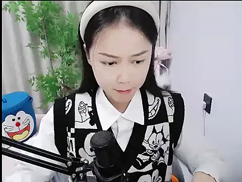 Snapshot of mili923 chatting on 16, 12, 2025 mili923 online show from 16, 12, 2025