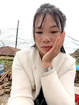 Snapshot of Zinka2 chatting on 4, 12, 2025 Zinka2 online show from 4, 12, 2025