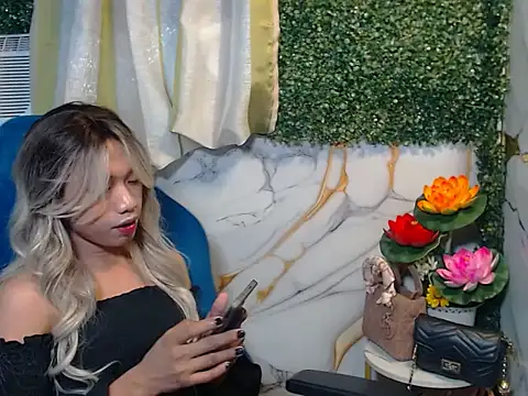 Alexie 08 online show from 4, 12, 2025