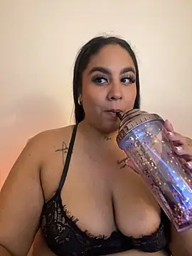 Snapshot of YenthCorona chatting on 22, 6, 2026 YenthCorona online show from 22, 6, 2026