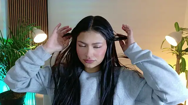 Snapshot of victoria___moon chatting on 8, 1, 2026 victoria moon online show from 8, 1, 2026