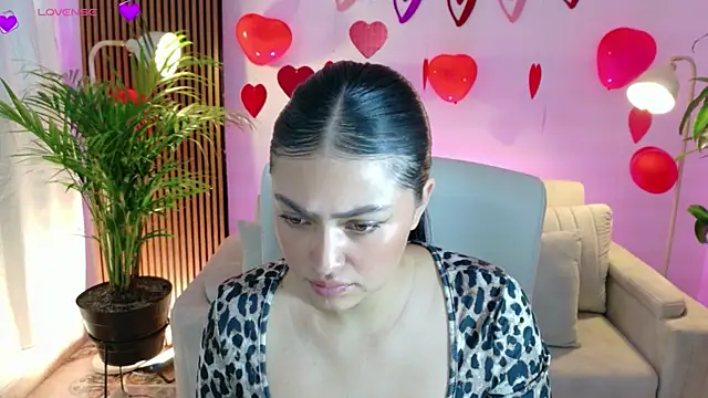 Snapshot of victoria___moon chatting on 17, 2, 2026 victoria moon online show from 17, 2, 2026