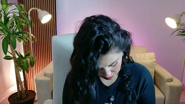 victoria   moon online show from 10, 4, 2026