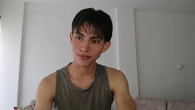 Snapshot of andrew_courtzz chatting on 16, 12, 2025 andrew courtzz online show from 16, 12, 2025