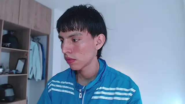 Snapshot of andrew_courtzz chatting on 6, 2, 2026 andrew courtzz online show from 6, 2, 2026