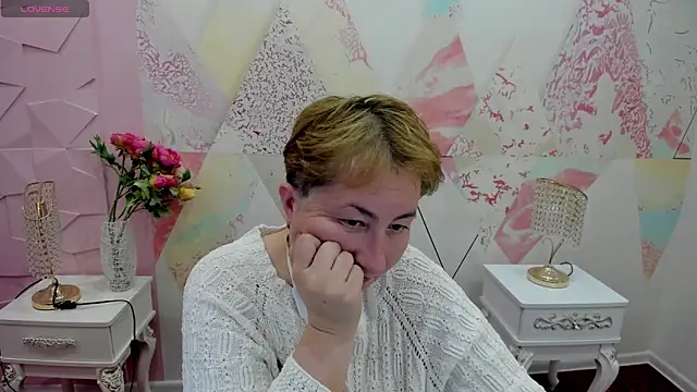 Snapshot of Velisa_bella1 chatting on 4, 12, 2025 Velisa bella1 online show from 4, 12, 2025