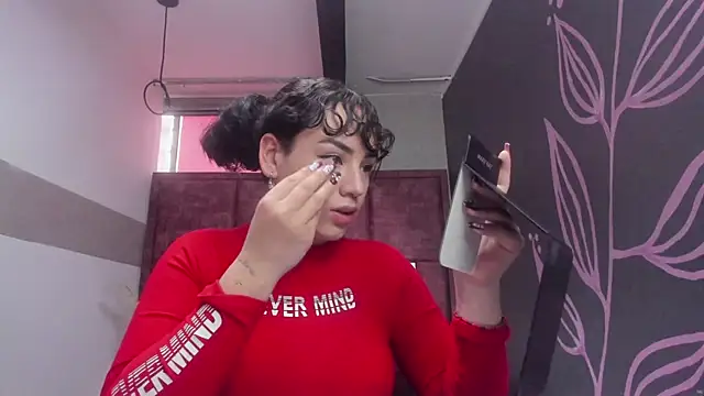 Kiara Fox   online show from 8, 4, 2026