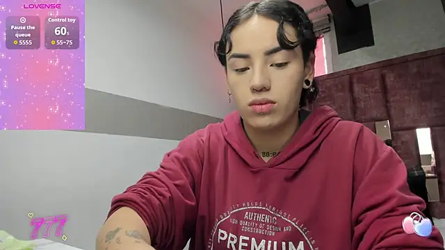 Kiara Fox   online show from 14, 4, 2026