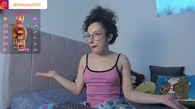 Snapshot of little__ammy chatting on 22, 12, 2025 little ammy online show from 22, 12, 2025