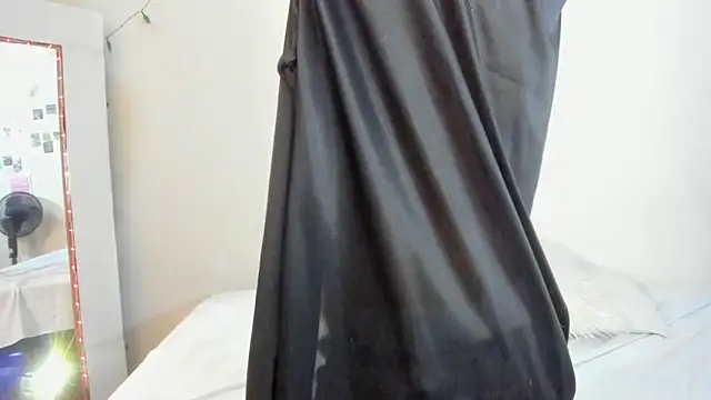 litle slut online show from 19, 2, 2026