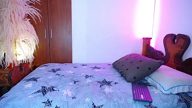 mishelolaya  online show from 14, 12, 2025