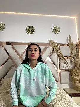 Zoey dim online show from 20, 12, 2025