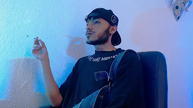 Snapshot of kingdani_hot chatting on 21, 12, 2025 kingdani hot online show from 21, 12, 2025