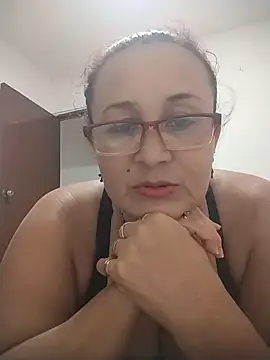 Nini Love  online show from 5, 3, 2026