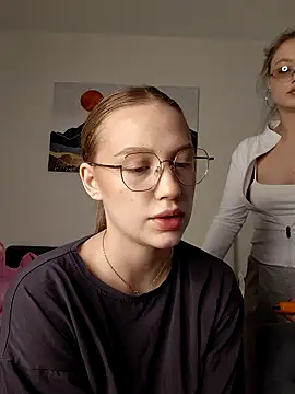 Snapshot of findwayout chatting on 24, 4, 2026 findwayout online show from 24, 4, 2026