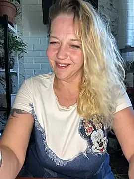 Snapshot of JenniferCarmen chatting on 1, 7, 2026 JenniferCarmen online show from 1, 7, 2026