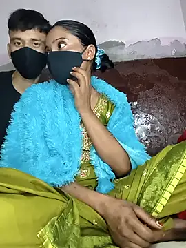 Snapshot of couplegk71 chatting on 16, 2, 2026 couplegk71 online show from 16, 2, 2026