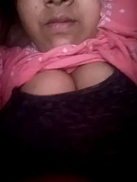 Snapshot of pihuu1313 chatting on 16, 3, 2026 pihuu1313 online show from 16, 3, 2026