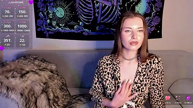 XxxCosmicBitch online show from 17, 12, 2025