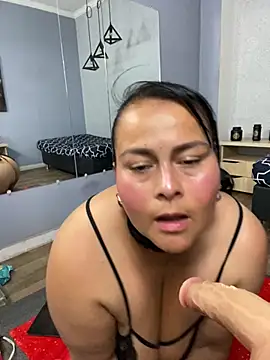 Snapshot of SayMarLuna chatting on 11, 2, 2026 SayMarLuna online show from 11, 2, 2026