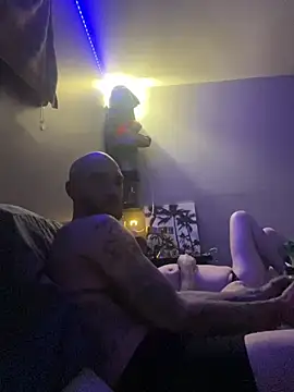 Snapshot of kingNQueen1211 chatting on 30, 5, 2026 kingNQueen1211 online show from 30, 5, 2026