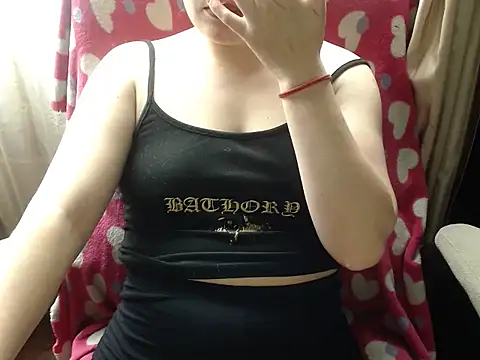 Snapshot of 666maskgirl chatting on 28, 5, 2026 666maskgirl online show from 28, 5, 2026