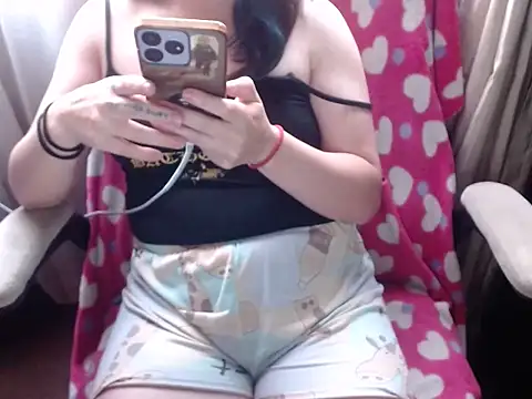 Snapshot of 666maskgirl chatting on 30, 5, 2026 666maskgirl online show from 30, 5, 2026
