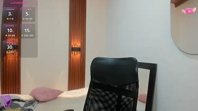 VivianOwen9 online show from 14, 1, 2026