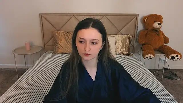 CyrenaLuxe online show from 6, 4, 2026