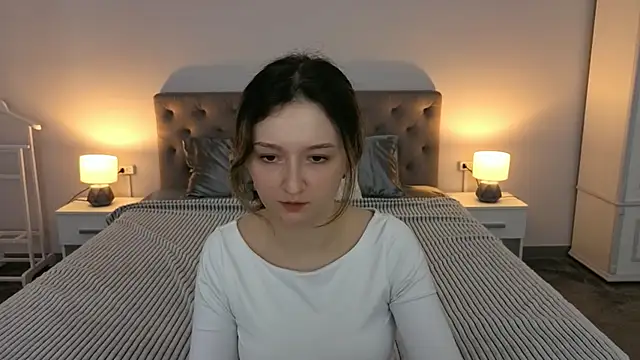 CyrenaLuxe online show from 7, 4, 2026