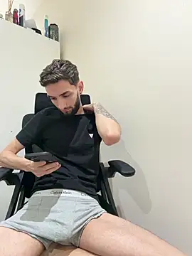 Juliann69Ramiro online show from 26, 2, 2026