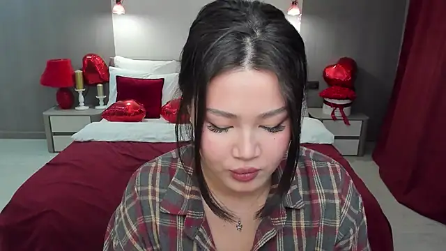 Brunette Charm online show from 22, 2, 2026