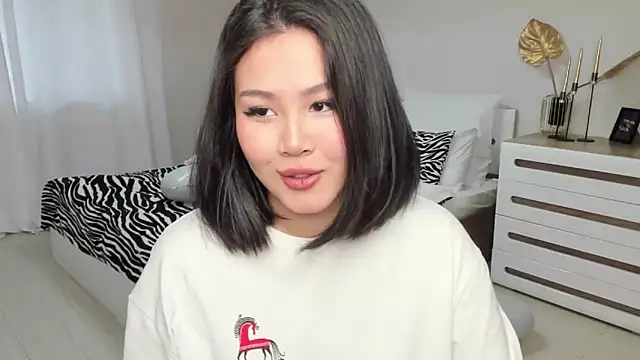 Brunette Charm online show from 7, 3, 2026